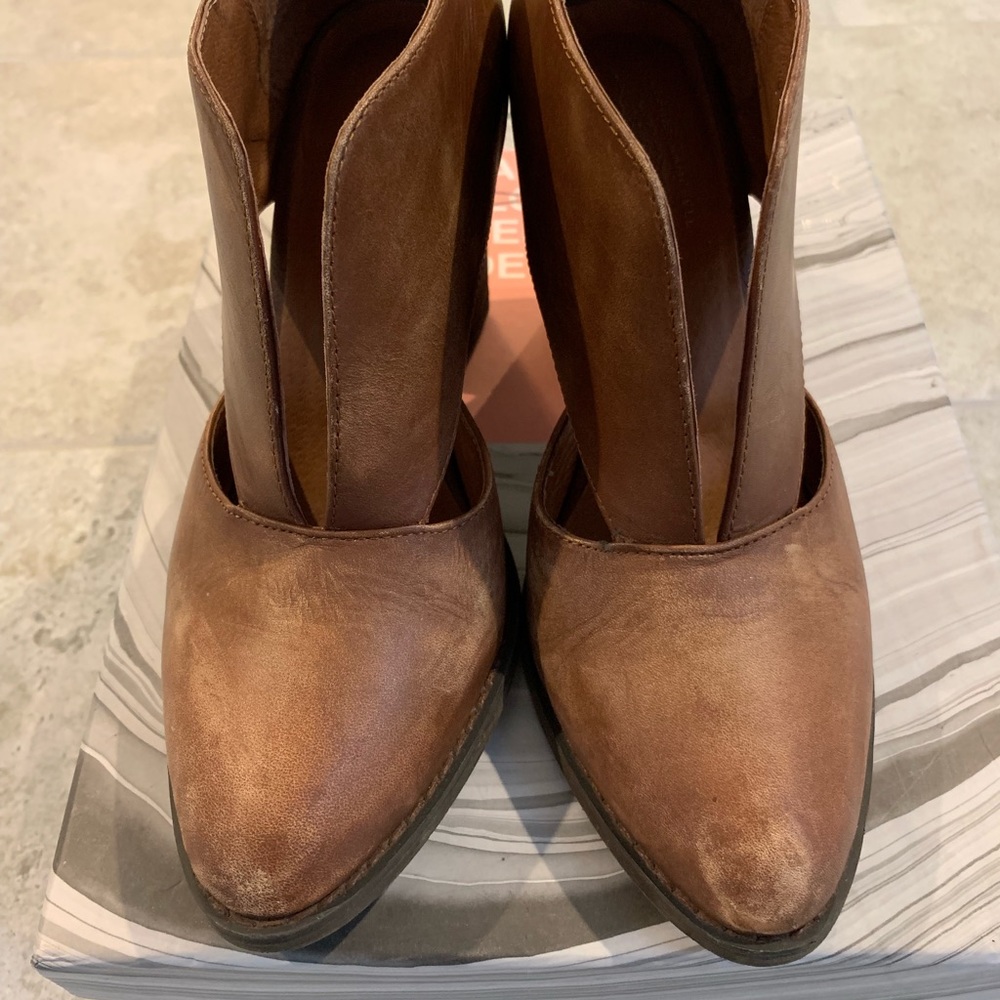 Nib Jeffrey Campbell Deep V Bootie - Size 6 - image 3